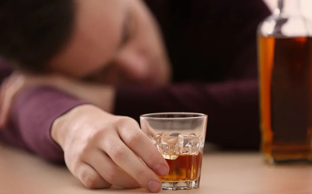 小临说第四十期酒后头晕心慌是醉酒警惕酒后低血糖